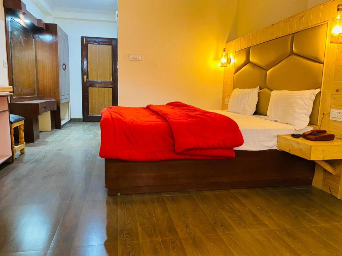 Hotel Hawa Mahal Manāli エクステリア 写真