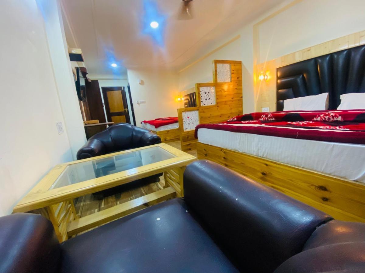 Hotel Hawa Mahal Manāli エクステリア 写真