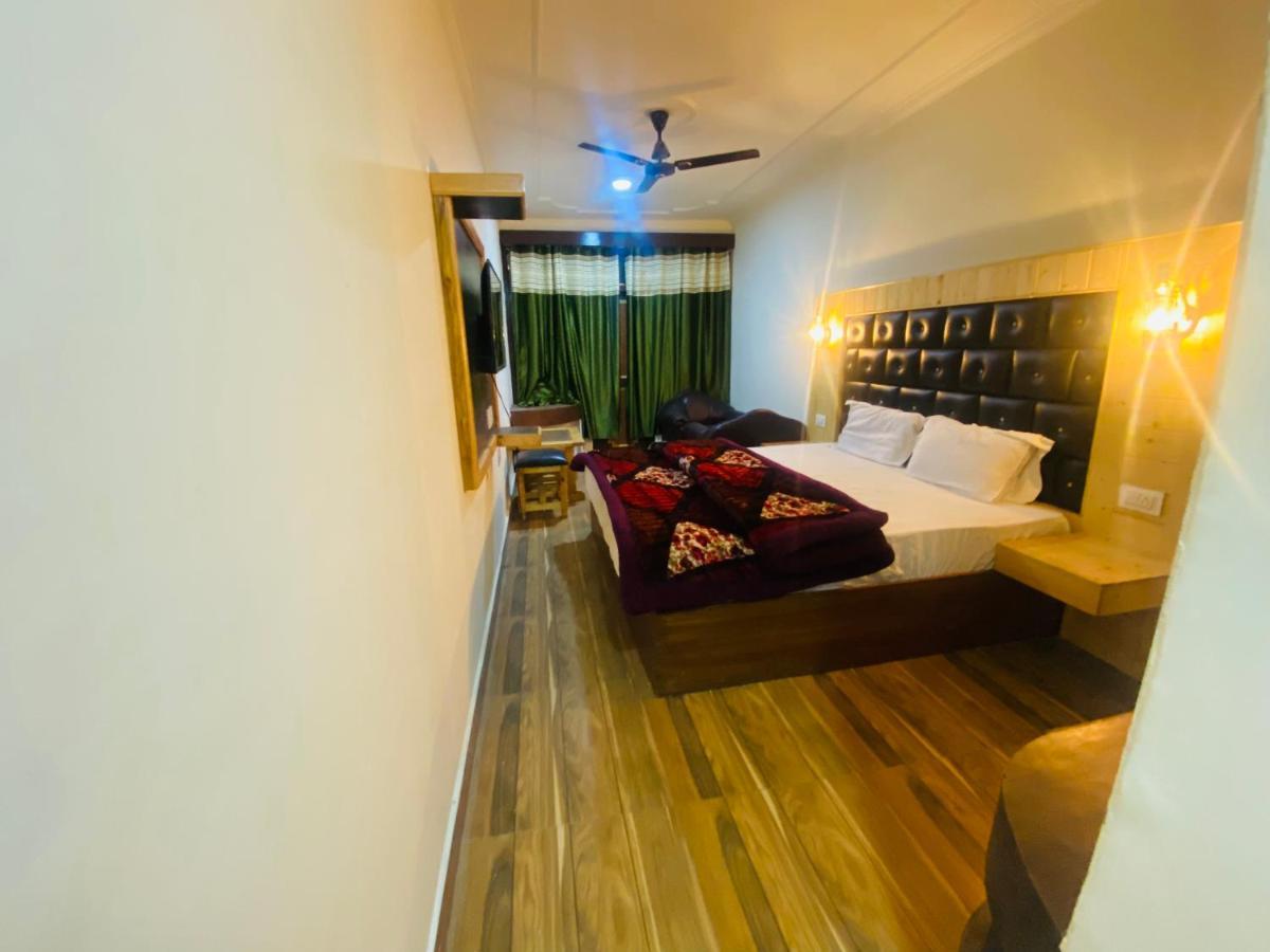 Hotel Hawa Mahal Manāli エクステリア 写真