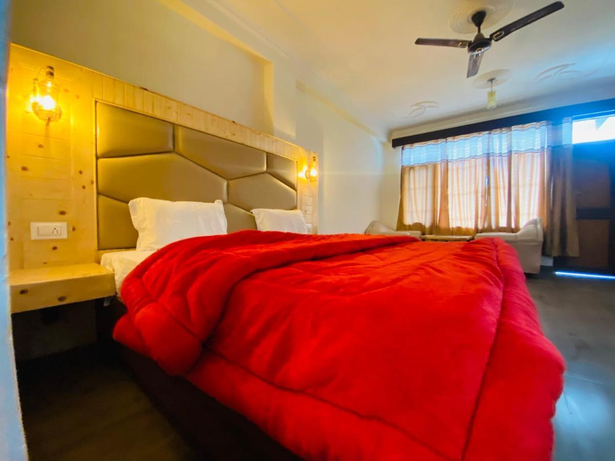 Hotel Hawa Mahal Manāli エクステリア 写真