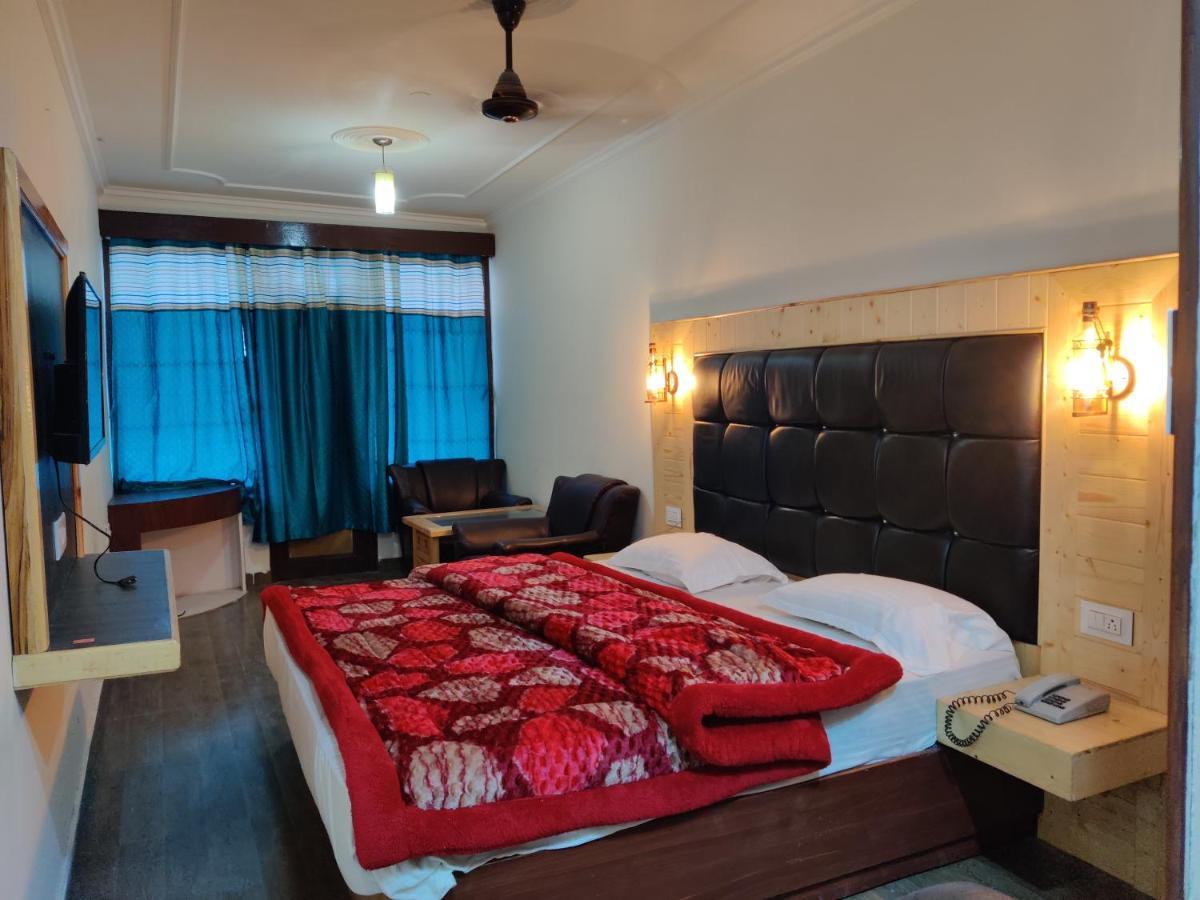 Hotel Hawa Mahal Manāli エクステリア 写真