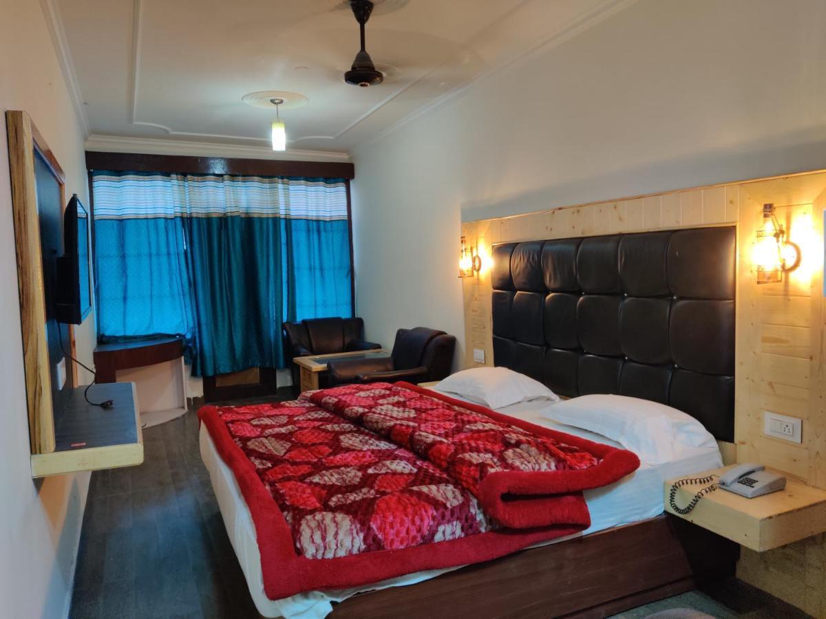 Hotel Hawa Mahal Manāli エクステリア 写真