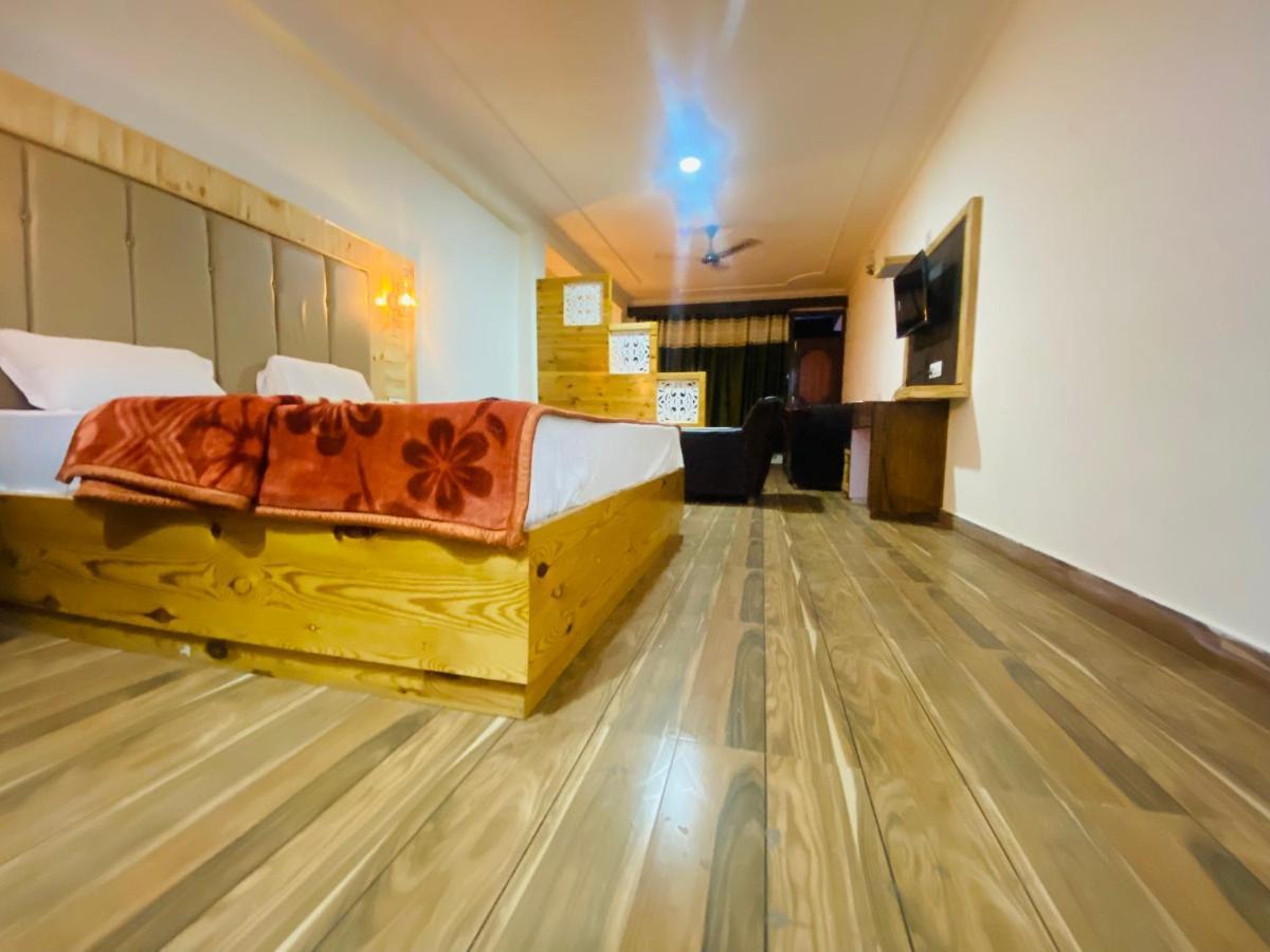 Hotel Hawa Mahal Manāli エクステリア 写真