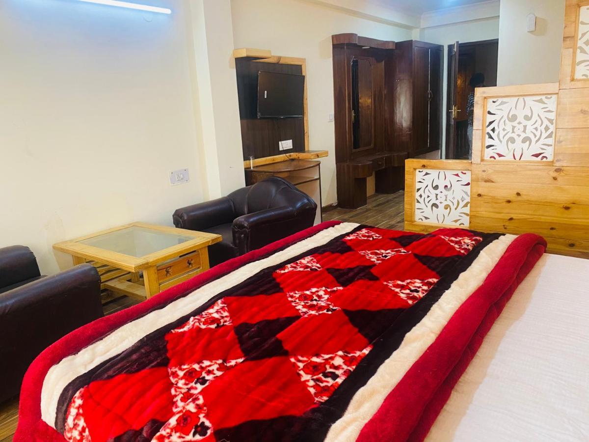 Hotel Hawa Mahal Manāli エクステリア 写真