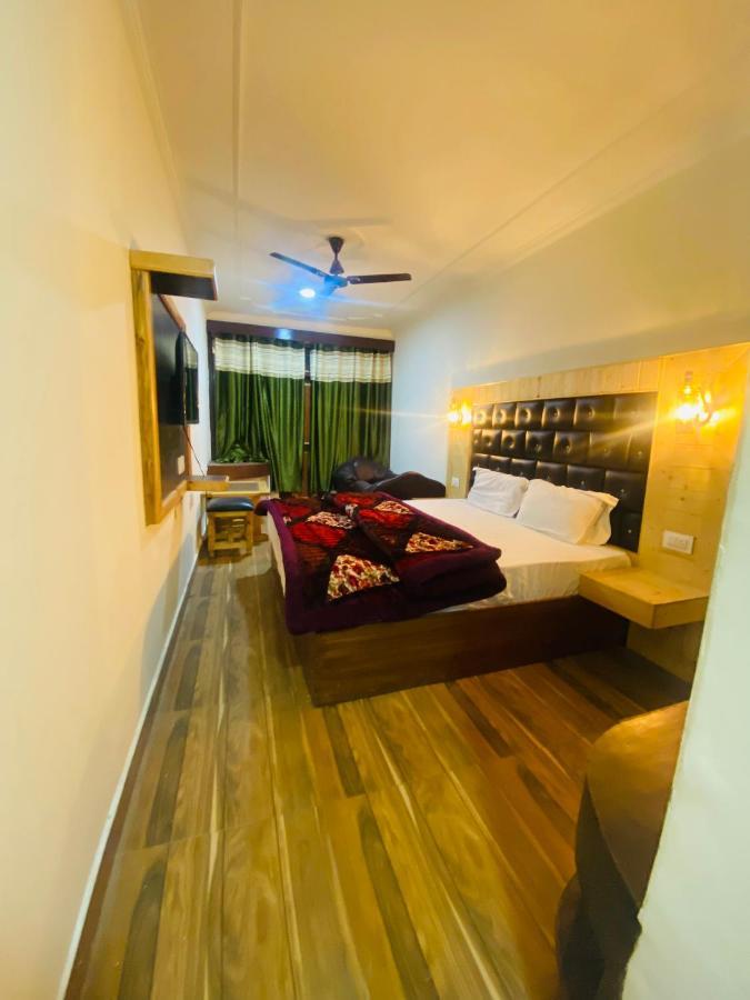 Hotel Hawa Mahal Manāli エクステリア 写真