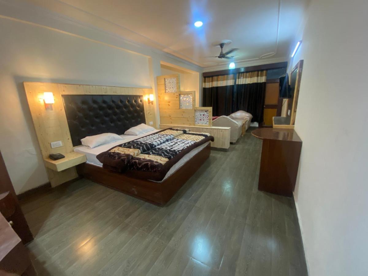 Hotel Hawa Mahal Manāli エクステリア 写真