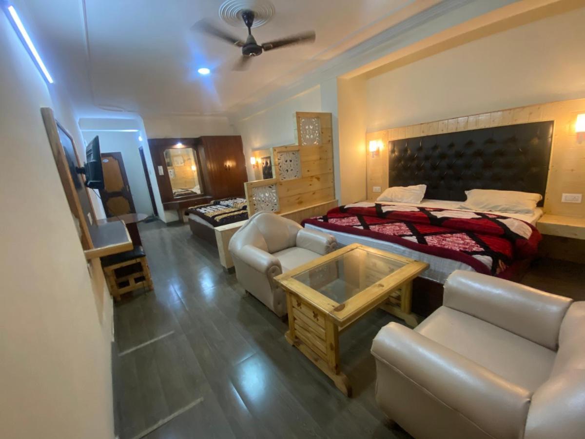 Hotel Hawa Mahal Manāli エクステリア 写真