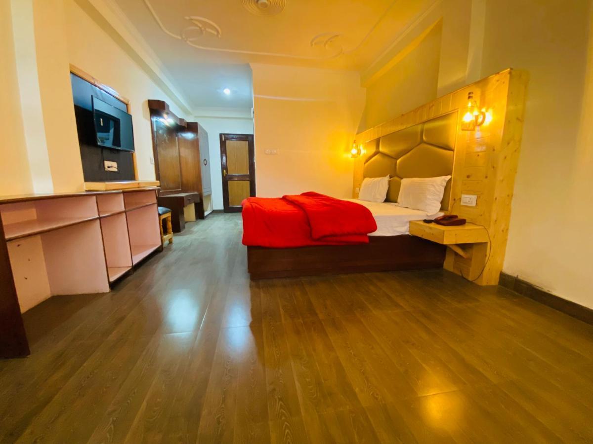 Hotel Hawa Mahal Manāli エクステリア 写真